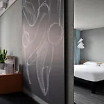ホテル Ibis Quentin Basilique サン・クエンティン