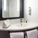 Ibis Quentin Basilique サン・クエンティン