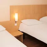 Ibis Quentin Basilique ホテル 3*