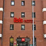 ホテル Ibis Quentin Basilique サン・クエンティン