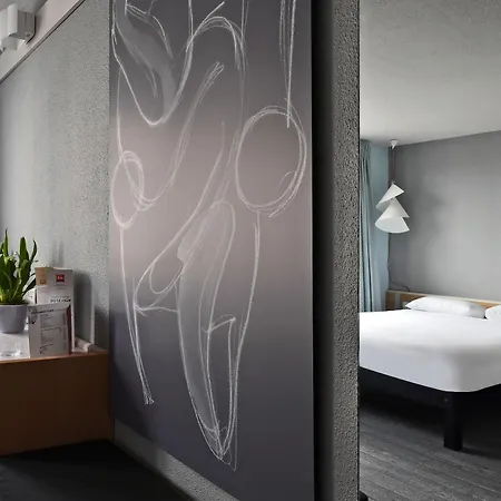 Ibis Quentin Basilique 3* サン・クエンティン