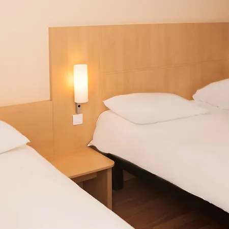 ホテル Ibis Quentin Basilique サン・クエンティン