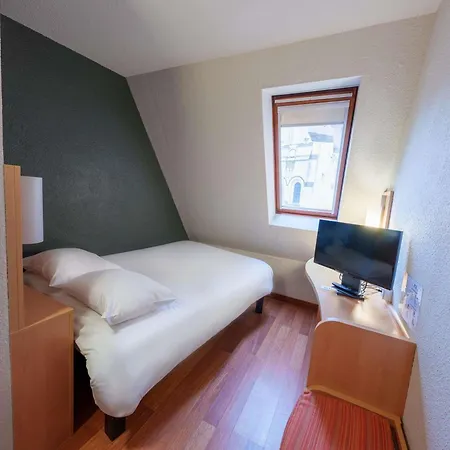 Ibis Quentin Basilique Saint-Quentin (Aisne)