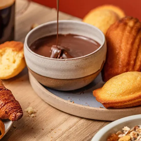 Ibis Quentin Basilique Hotel