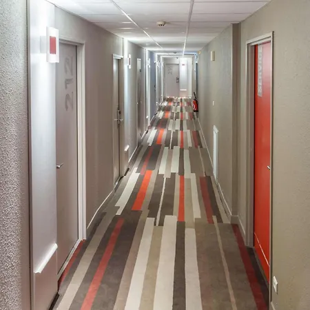 Hotel Ibis Quentin Basilique