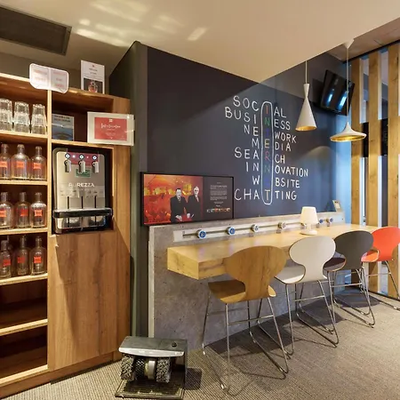 Ibis Quentin Basilique Hotel 3*