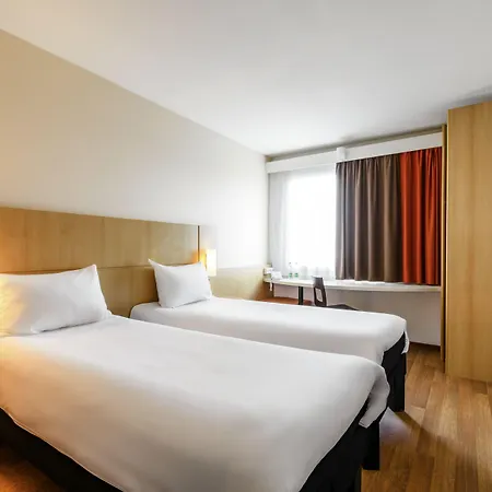 Ibis Quentin Basilique Saint-Quentin (Aisne)