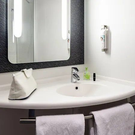 Ibis Quentin Basilique Saint-Quentin (Aisne)