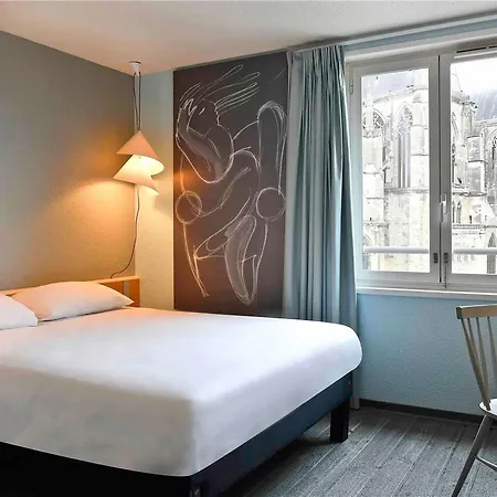 Ibis Quentin Basilique