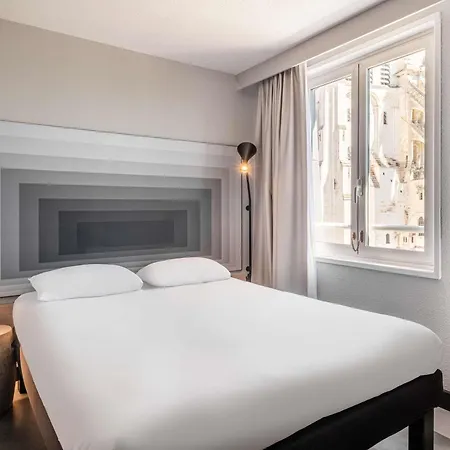 Hotel Ibis Quentin Centre Basilique 3*