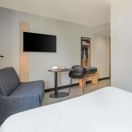 Hotel Ibis Quentin Centre Basilique 3*