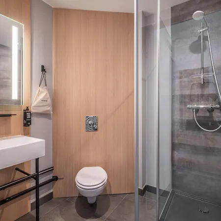 Hotel Ibis Quentin Centre Basilique 3*
