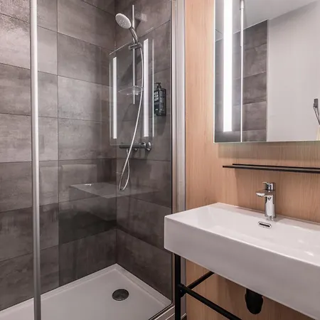 Hotel Ibis Quentin Centre Basilique 3*