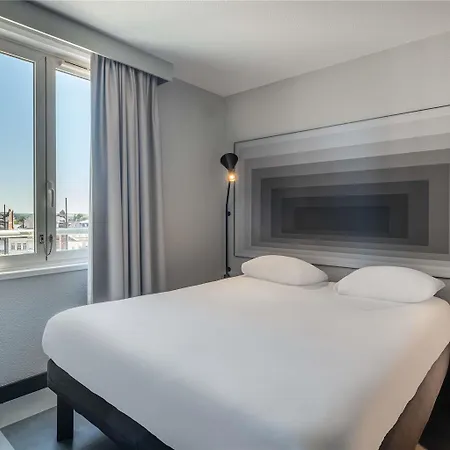 Hotel Ibis Quentin Centre Basilique 3*