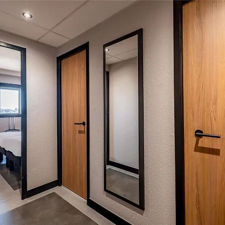 Ibis Quentin Centre Basilique Hotel 3*