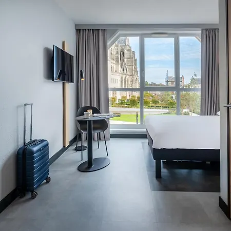 Hotel Ibis Quentin Basilique