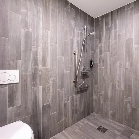 Ibis Quentin Basilique 3*