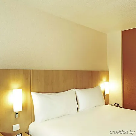 Ibis Quentin Basilique 3* サン・クエンティン