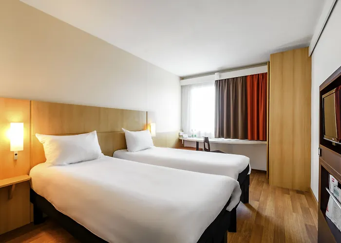 Ibis Quentin Basilique Saint-Quentin (Aisne)