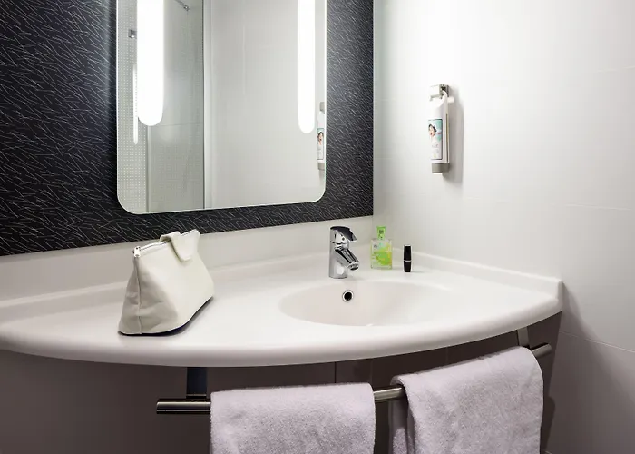 Ibis Quentin Basilique Saint-Quentin (Aisne)