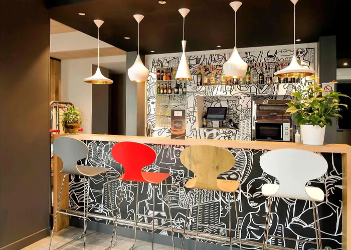 Ibis Quentin Basilique Hotel 3*