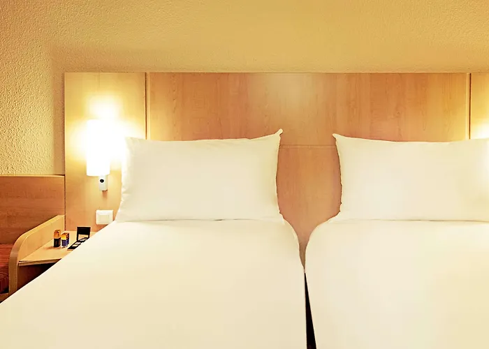 Ibis Quentin Basilique Saint-Quentin (Aisne)