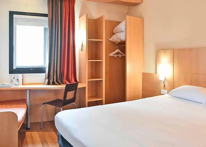 Hotel Ibis Quentin Basilique