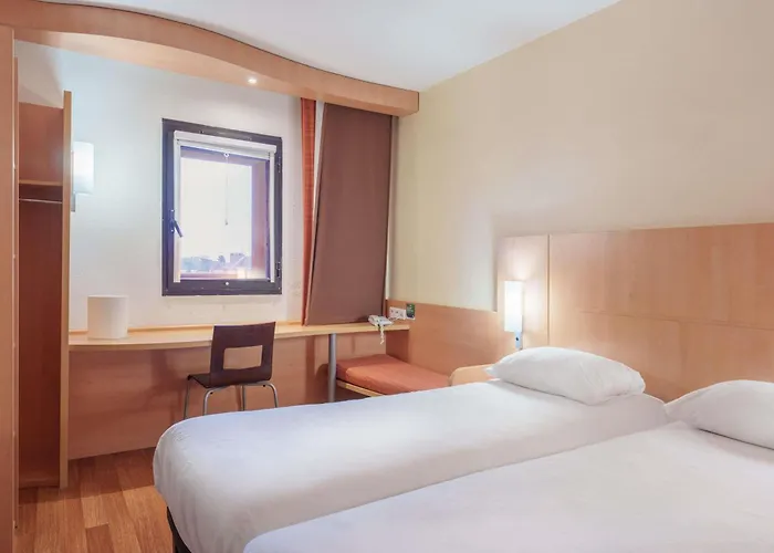 Ibis Quentin Basilique Saint-Quentin (Aisne)