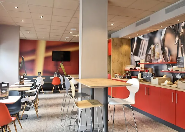 Ibis Quentin Basilique Hotel 3*