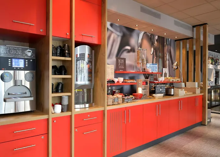 Ibis Quentin Basilique Hotel 3*